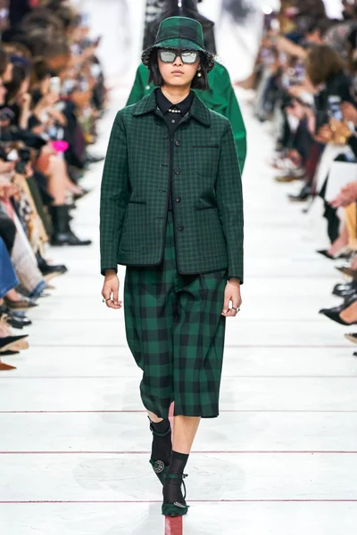 Look 52